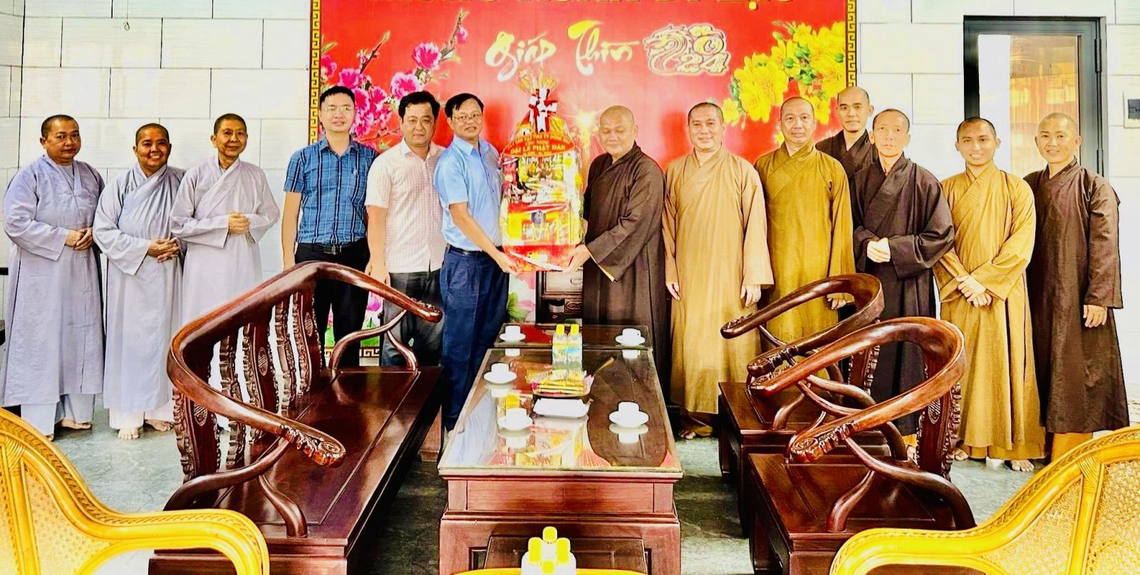 Long Thành: Ban Dân vận tỉnh ủy Đồng Nai chúc mừng lễ phật đản năm 2024 tại Ban trị sự Phật giáo huyện Long Thành