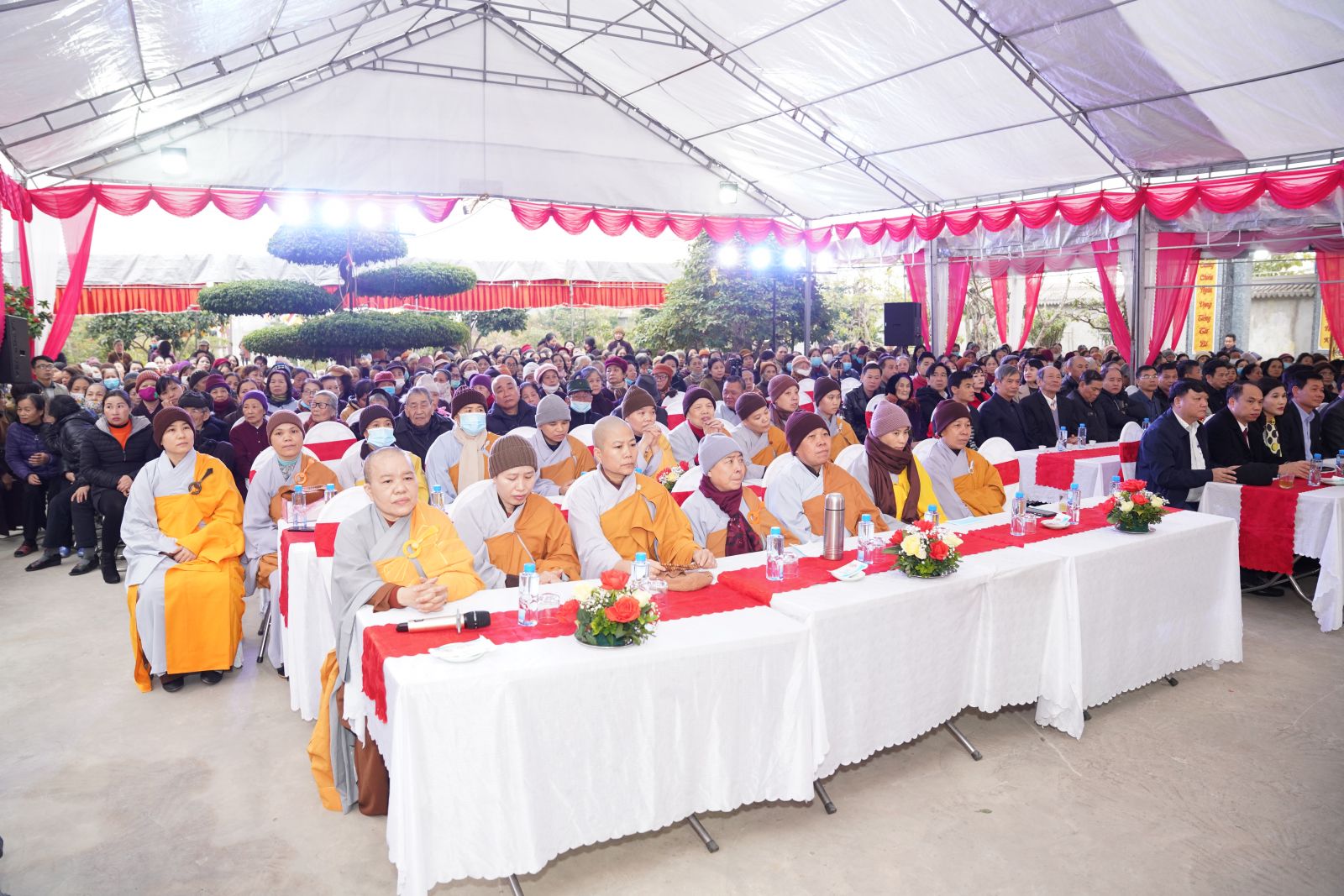 Hải Phòng: Lễ rót đồng đúc 2 quả Đại Hồng Chung tại chùa Kim Quang
