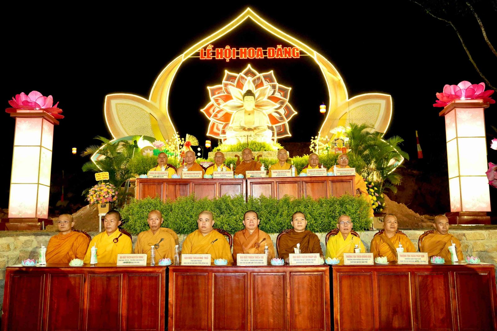 Tân Phú: Trang nghiêm lễ hội hoa đăng cúng dường đức Phật A Di Đà tại Chùa Linh Phú, huyện Tân Phú