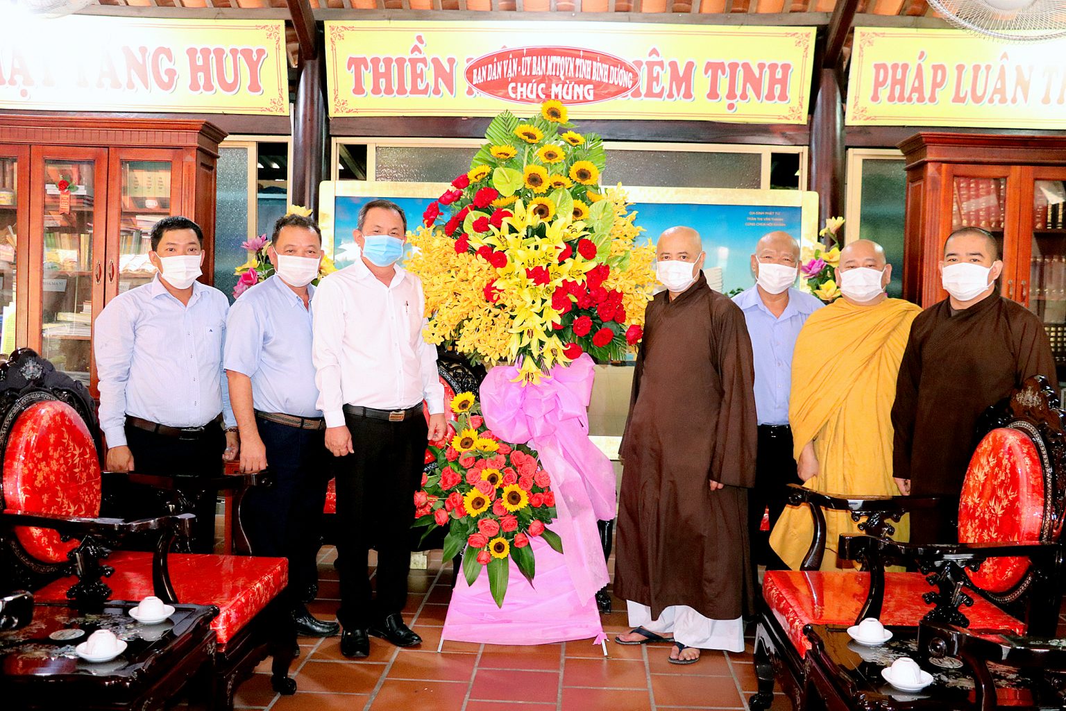 Bình Dương: Lãnh đạo Ban Dân vận, Ủy ban MTTQVN tỉnh chúc mừng Đại lễ Phật Đản PL.2565
