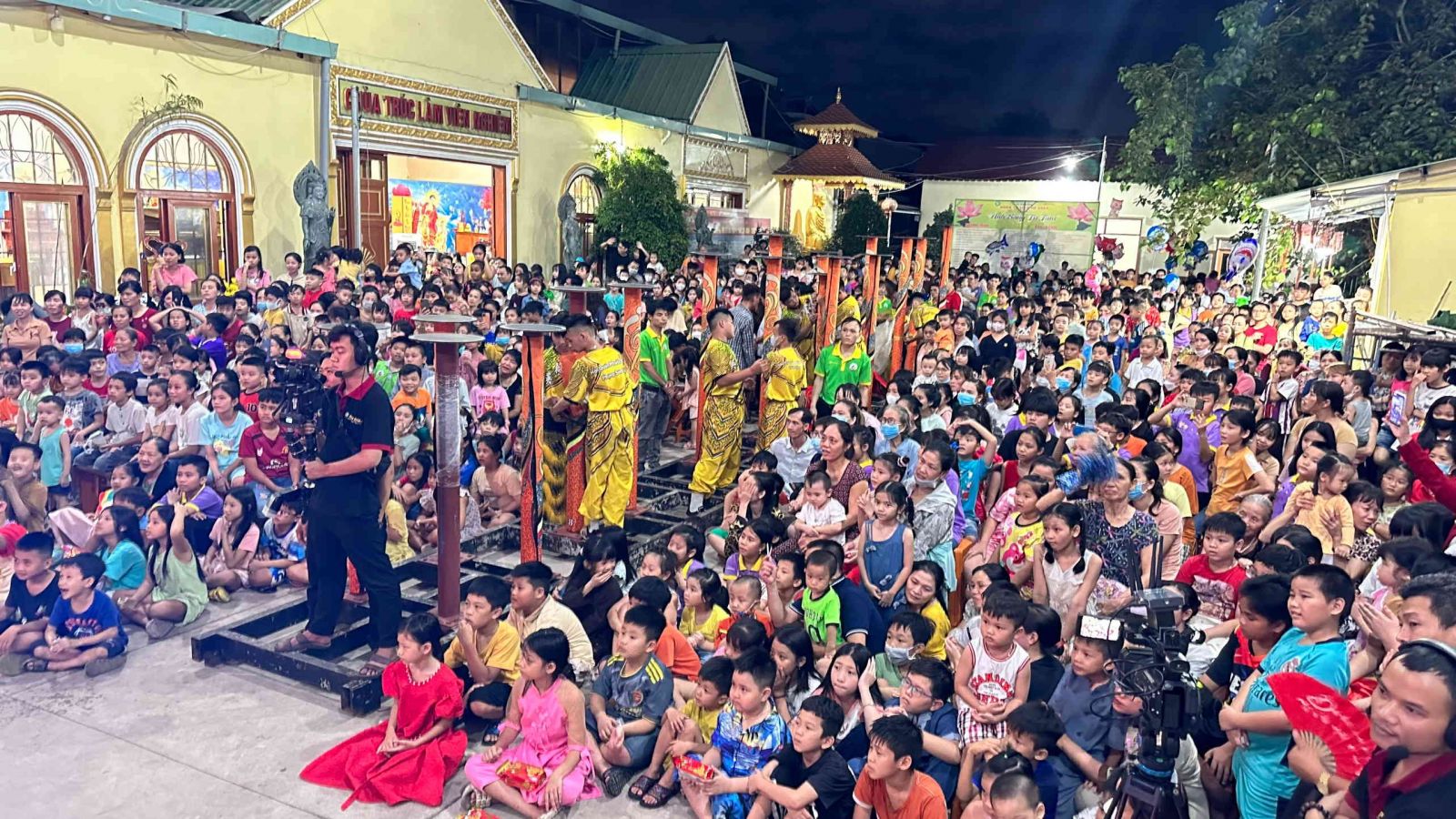 Biên Hòa: Chùa Trúc Lâm Viên Nghiêm tổ chức đêm Trung thu cho hơn 1000 em Thiếu nhi.