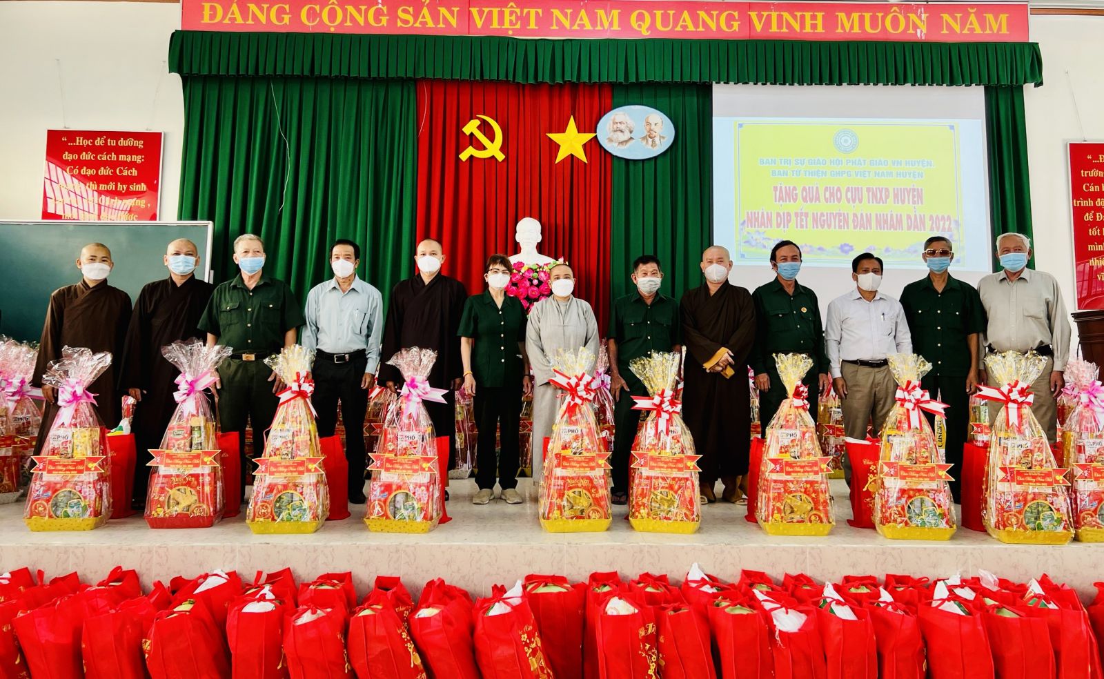GHPGVN huyện Long Thành: Tặng quà Tết cho cựu thanh niên xung phong