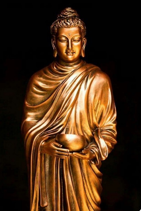 Có nên thờ tượng Phật bước đi?

