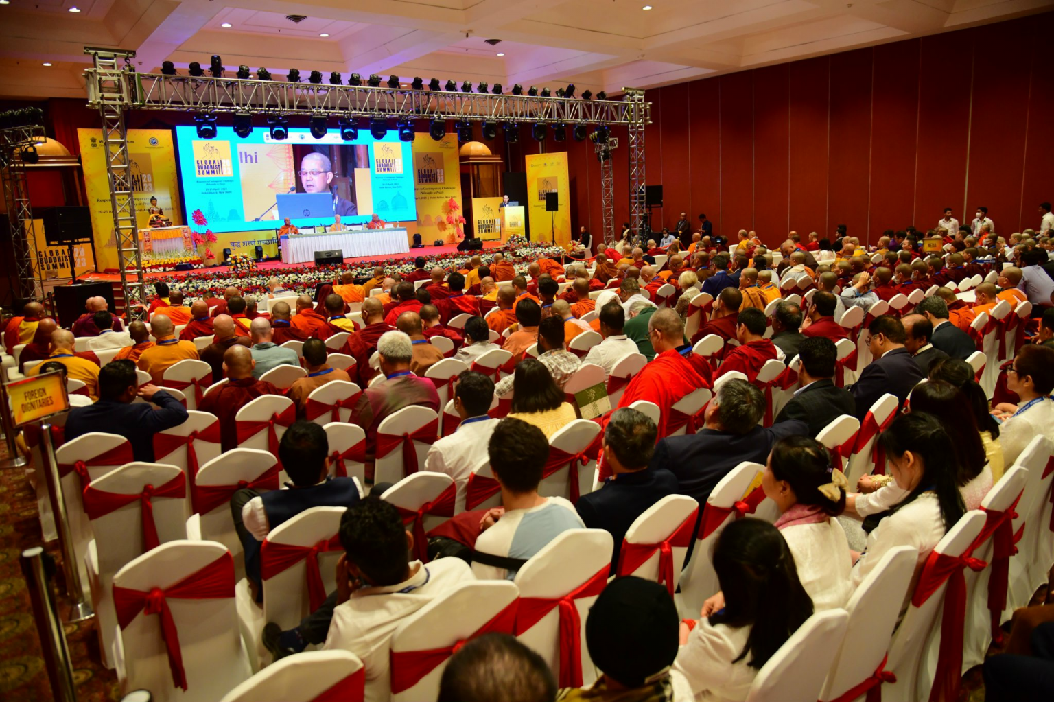 Đức Pháp chủ Giáo hội Phật giáo Việt Nam diễn thuyết mở đầu phiên Hội thảo của Tăng đoàn thế giới