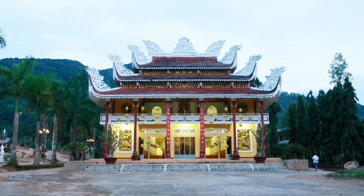 Chùa Linh Phú (Tân Phú, Đồng Nai)
