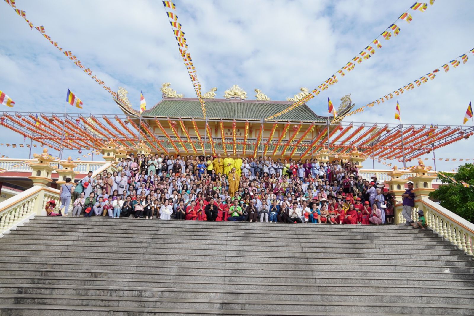 Đồng Nai: Ban Văn hóa Phật giáo Sen Vàng chùa Viên Giác tổ chức hành hương đầu Xuân Quý Mão

