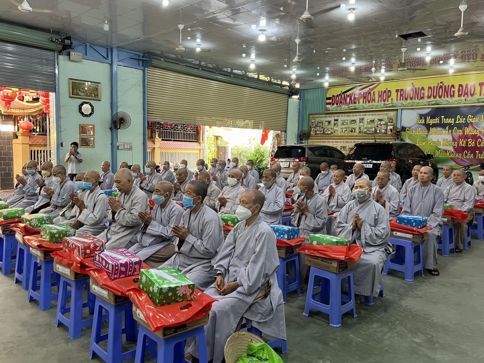 Long Thành: Thiền tự Phước Quang cúng dường 100 phần quà cho chư tôn đức Ni khu ngoại viện Thường Chiếu