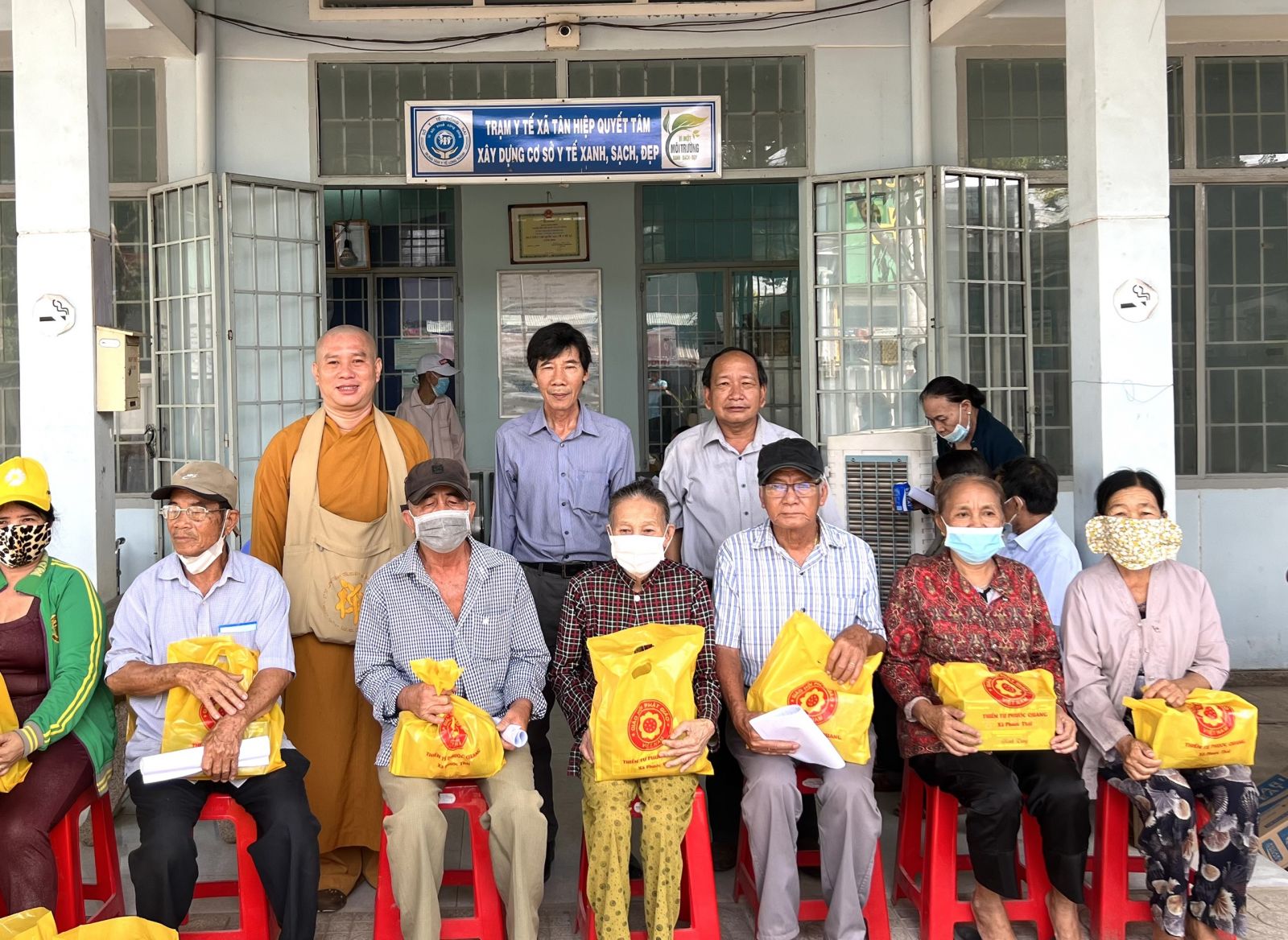 Long Thành: Thiền tự Phước Quang – xã Phước Thái đã vận động hỗ trợ cho anh Huỳnh Thanh Sang và một số bà con khó khăn tại xã Tân Hiệp.