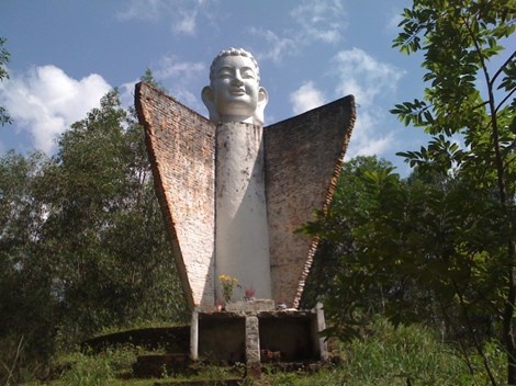 'Bí ẩn' đầu tượng Phật Dốc 47 trên Quốc lộ 51
