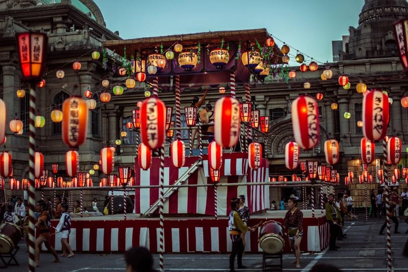 Độc đáo nghìn ngọn nến thắp sáng nước Nhật trong lễ Vu Lan
