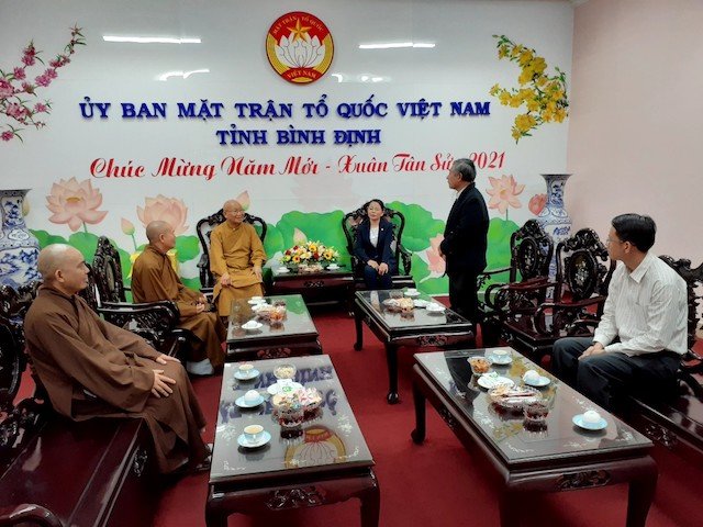 Bình Định: Ban Trị sự GHPGVN thăm, chúc Tết lãnh đạo Chính quyền tỉnh
