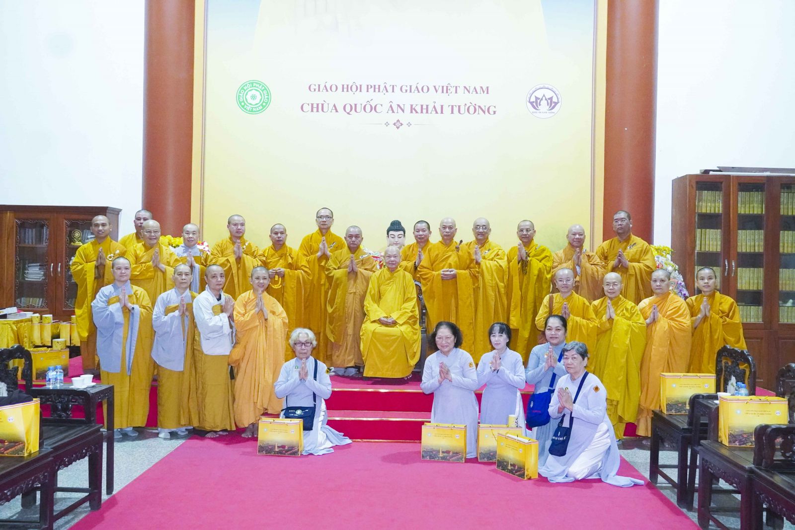 Đồng Nai: Ban Trị sự Phật giáo tỉnh trang nghiêm đảnh lễ Khánh tuế chư Tôn giáo phẩm Chứng minh và Trưởng lão Hòa thượng Phó Pháp chủ HĐCM, Chủ tịch Hội đồng Trị sự GHPGVN