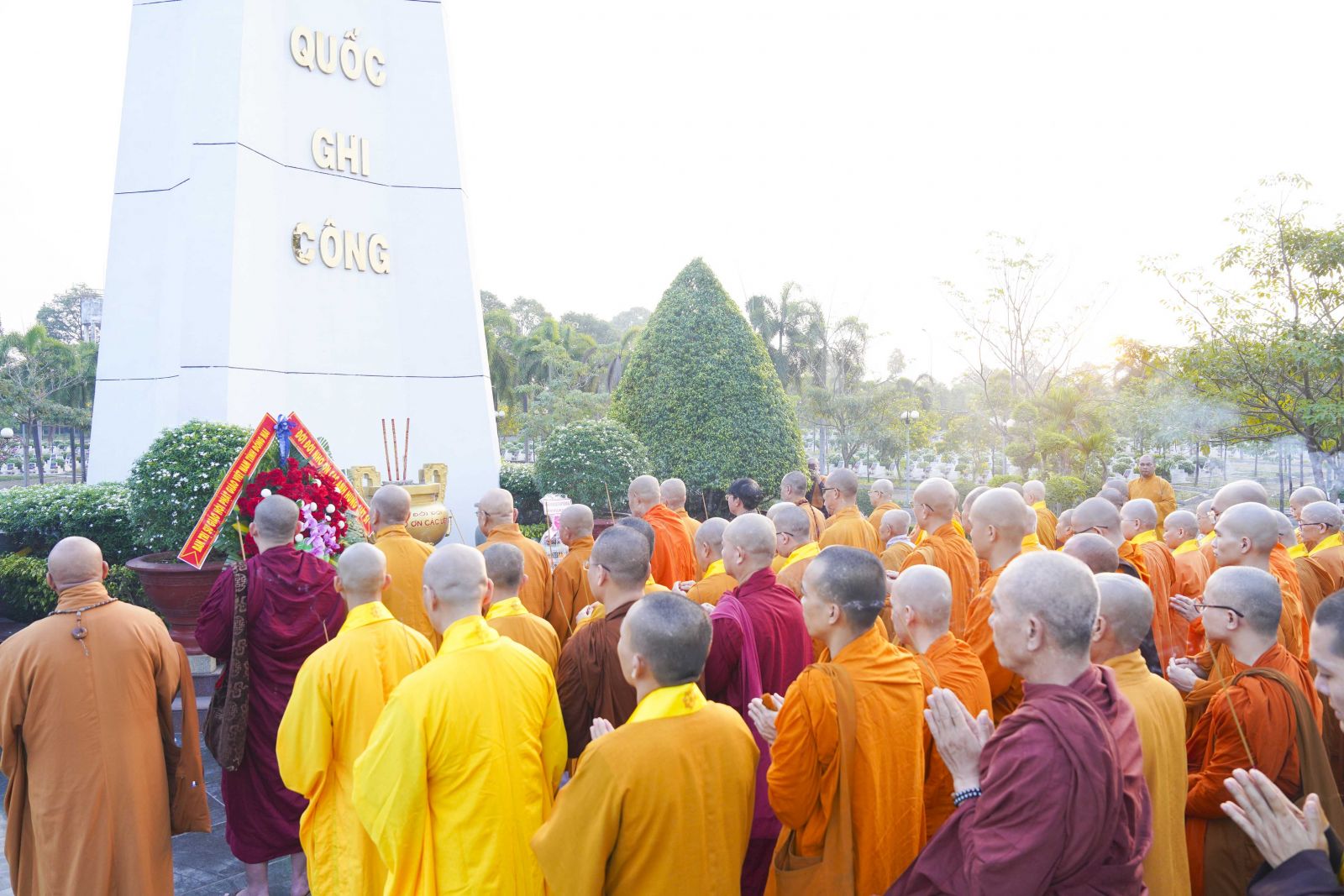 Đồng Nai: Ban Trị sự Phật giáo tỉnh viếng nghĩa trang Liệt sĩ và dâng hương tưởng niệm chư vị Tổ sư tiền nhiệm Ban Trị sự tỉnh trước thềm Đại hội Phật giáo tỉnh nhiệm kỳ 2026 - 2031