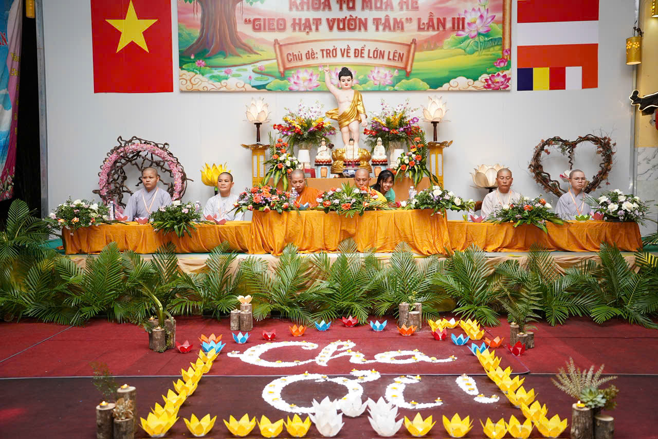 TP. Đồng Nai: Chùa Tây Trúc trang nghiêm tổ chức chương trình “Thắp nến tri ân” với chủ đề “Cha – Bóng Cả Đời Con”