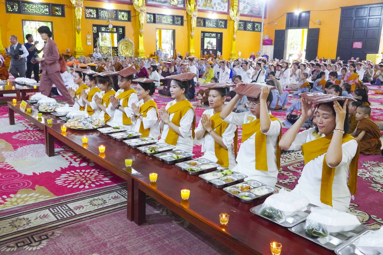 TP. Đồng Nai: Thiền viện Phước Sơn trang nghiêm tổ chức lễ Dâng y Tắm mưa theo truyền thống Phật giáo Nam Tông