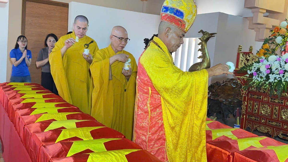 Đồng Nai: Trang nghiêm lễ truy điệu, an táng và cầu siêu 41 hài cốt Anh hùng Liệt sĩ