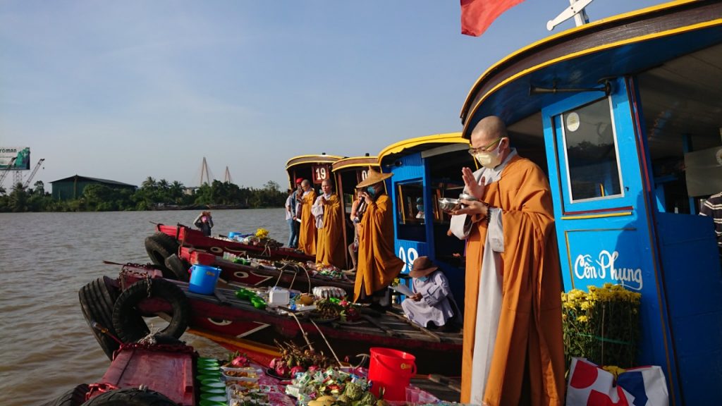 TP. HCM: Chùa A Di Đà Khai Kinh Dược Sư và Phóng sanh Xuân Canh Tý
