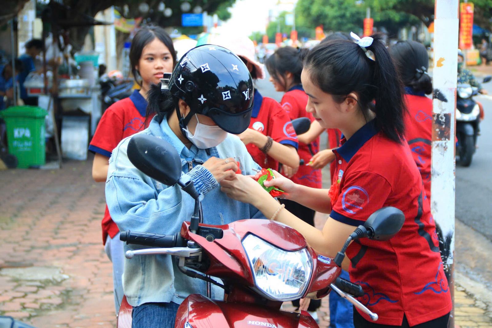 Đồng Nai: Chương Trình hoa hồng xuống phố khu vực huyện  Xuân Lộc - lần thứ 11-2024.