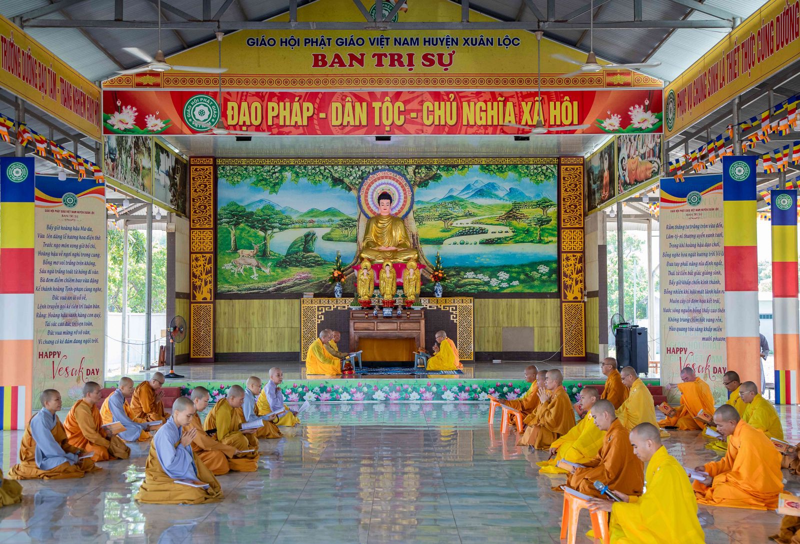 Xuân Lộc: Chư Tôn đức Tăng Ni Phật giáo huyện Xuân Lộc Bố-tát, tụng giới