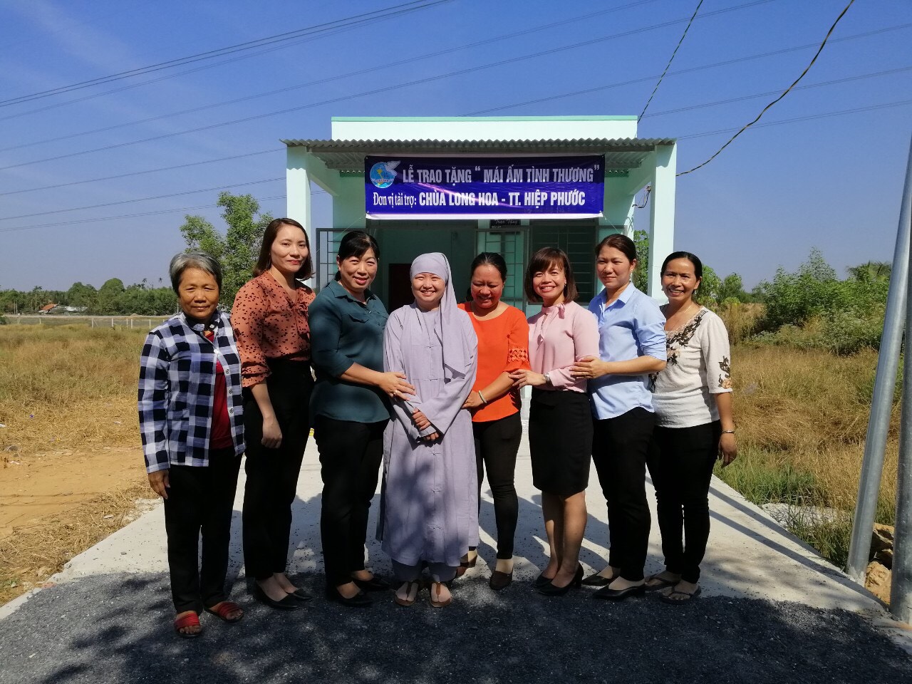 Đồng Nai: Lễ trao tặng “Mái ấm tình thương” tại chùa Long Hoa
