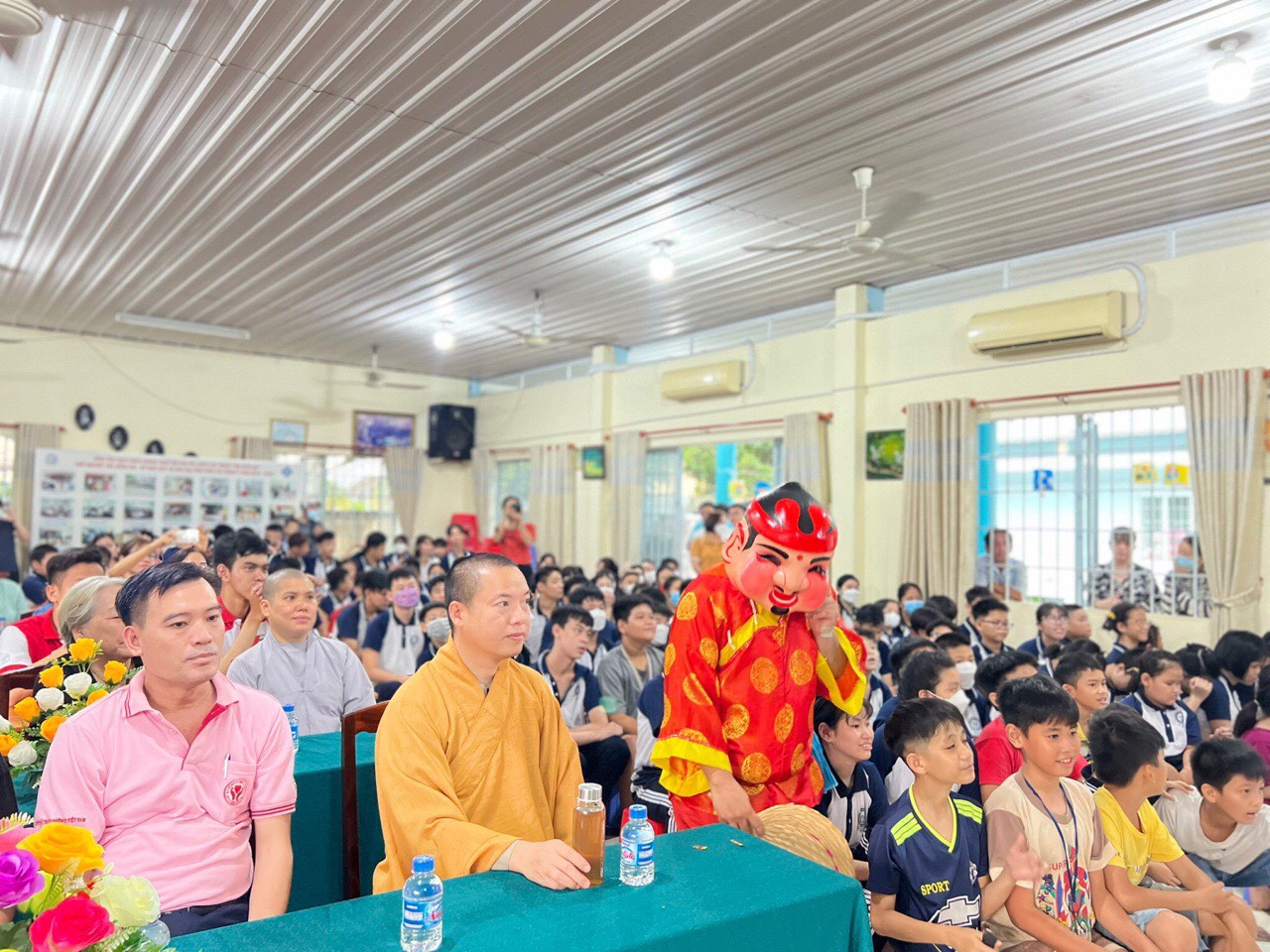 Đồng Nai: Hội thiện nguyện Sen Vàng chùa Viên Giác tổ chức chương trình Trung Thu Cho Em tại Trung tâm Nuôi Dạy Trẻ Khuyết Tật tỉnh Đồng Nai 