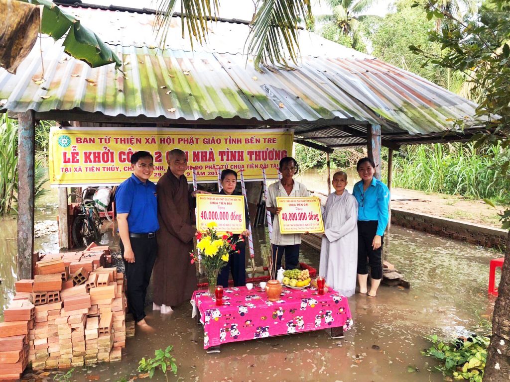 Bến Tre: Khởi công xây dựng, trao tặng hai căn nhà tình thương
