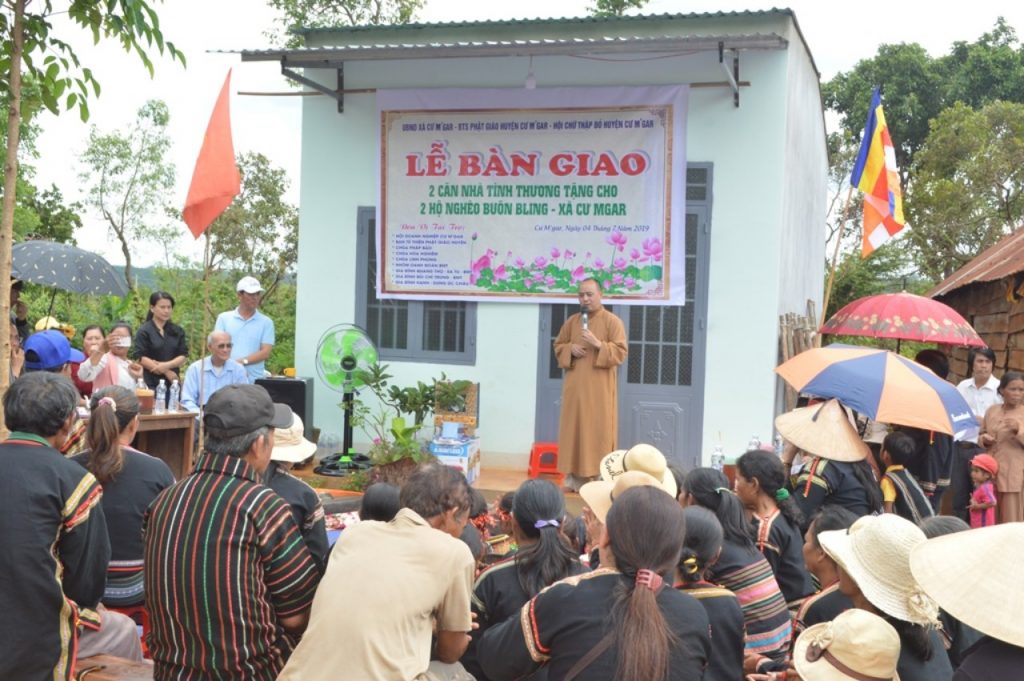 Đắk Lắk: Phật giáo huyện Cư M’gar vừa bàn giao hai căn Nhà Tình thương tại địa phương
