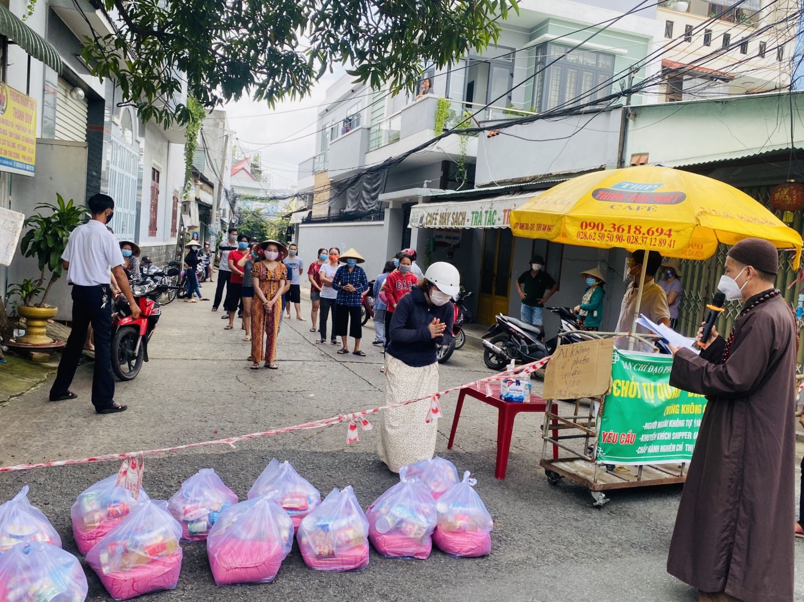 BIÊN HÒA: CHÙA PHÚC LÂM HOÀN THÀNH TRAO TẶNG 1000 PHẦN NHU YẾU PHẨM ĐỢT 3