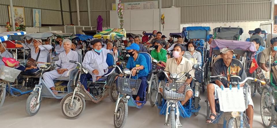 Tiền Giang: Chùa Nam An và chùa Bửu Linh tiếp tục mang yêu thương đến các hoàn cảnh khó khăn
