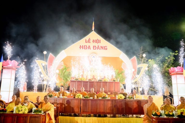 ĐỒNG NAI: Chùa Linh Phú long trọng tổ chức Lễ hội hoa đăng kỷ niệm ngày đản sanh Đức Phật A Di Đà
