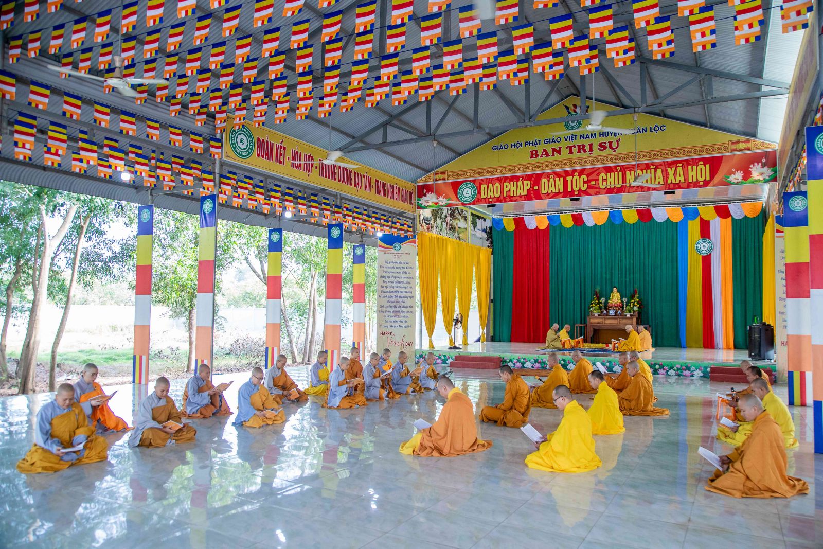 Xuân Lộc: Chư Tăng Ni Phật giáo huyện Xuân Lộc Bố-tát tụng giới  