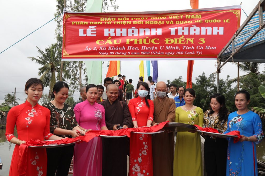 Cà Mau: Khánh thành cầu giao thông nông thôn Phúc Điền 3 và tặng quà cho bà con nghèo nhân kỷ niệm ngày vía Quan Âm Bồ tát
