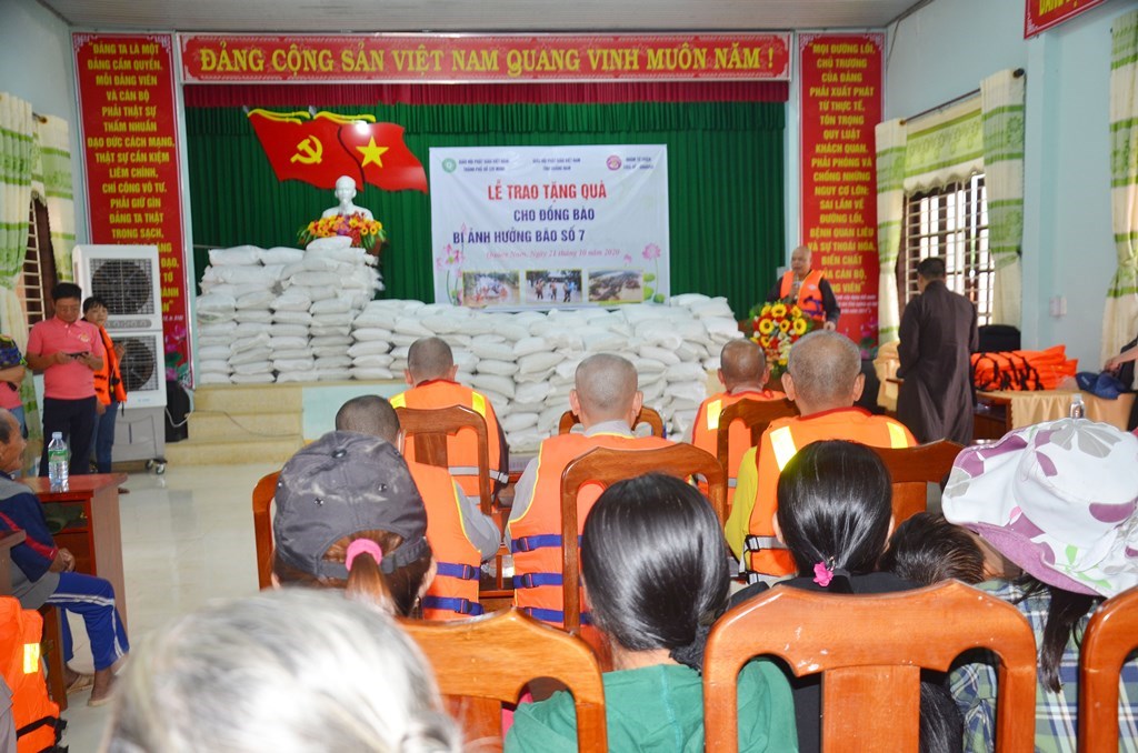 Quảng Nam: Trung ương Giáo hội cứu trợ bão lụt tại huyện Đại Lộc
