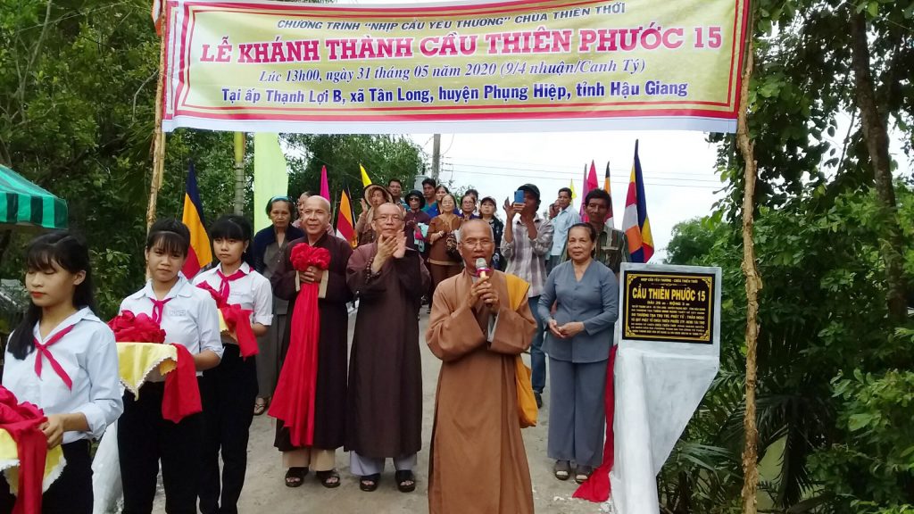 Sóc Trăng: “Nhịp cầu Yêu thương” khánh thành 3 cầu nông thôn và tặng quà cho người nghèo
