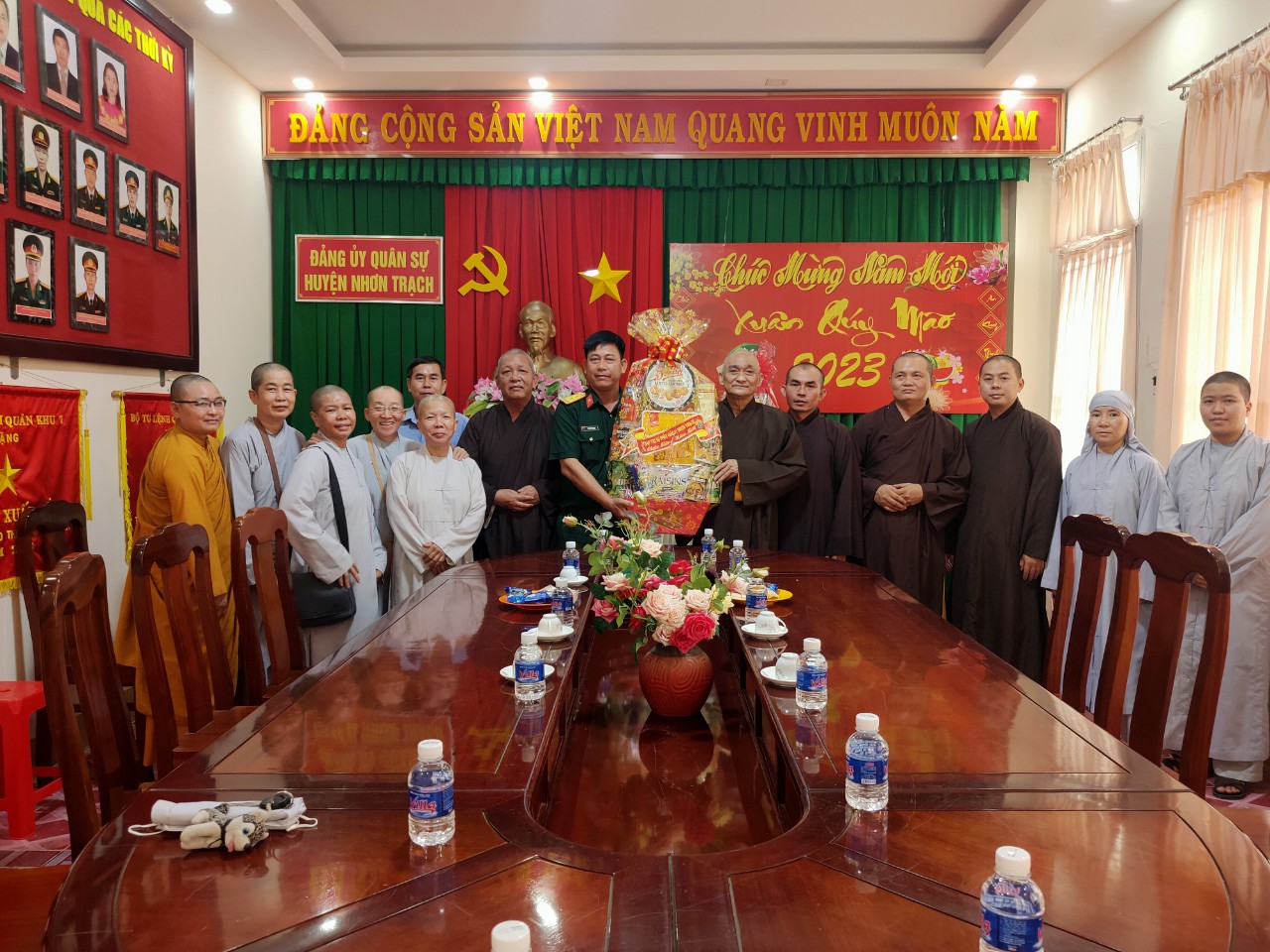 Đồng Nai: Ban Trị sự Phật giáo huyện Nhơn Trạch thăm và chúc Tết các cấp Chính quyền