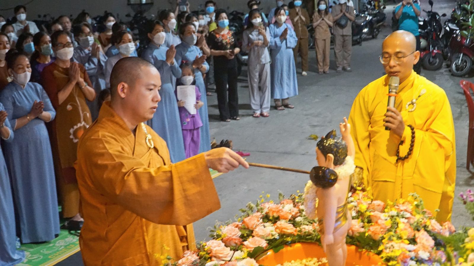Đồng Nai: Trang nghiêm lễ tắm Phật tại chùa Viên Giác PL 2566